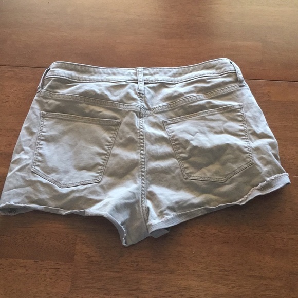 High rise shortie tan khaki shorts size 10 - Picture 2 of 4